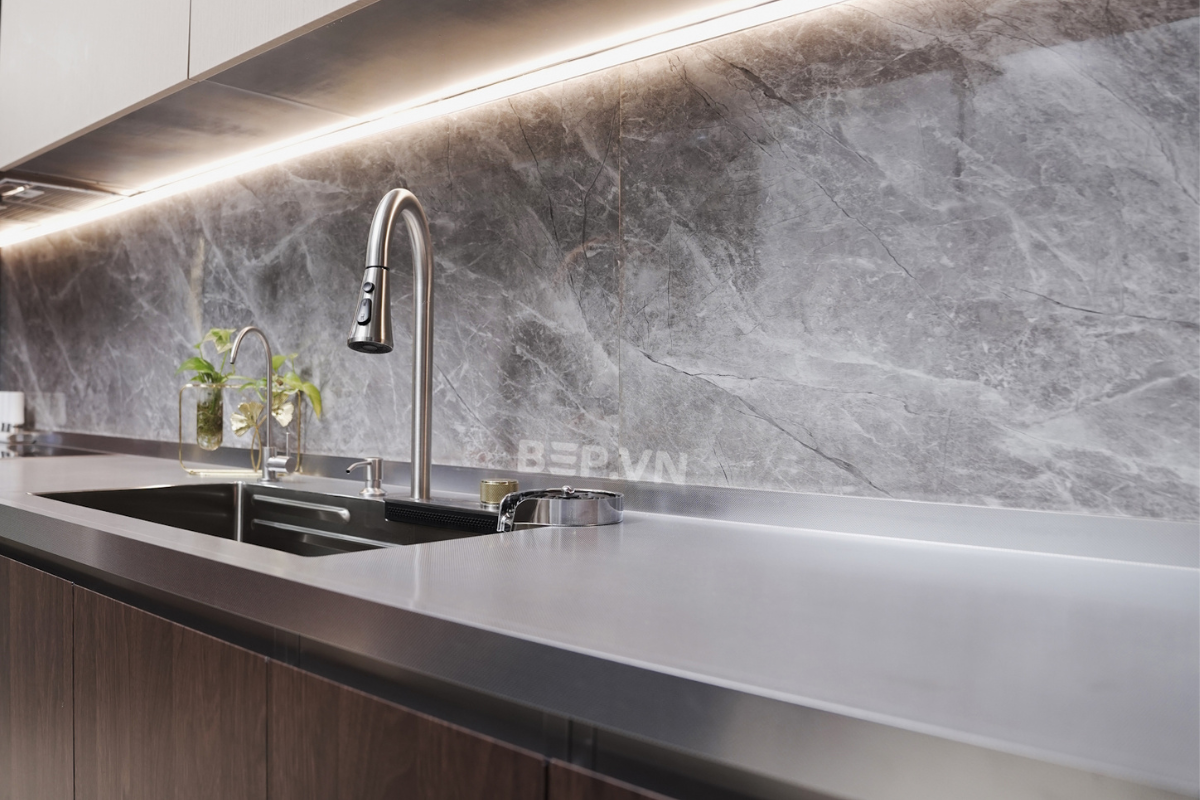 Stainless steel kitchen countertops are easily scratched if you don't maintaine carefully