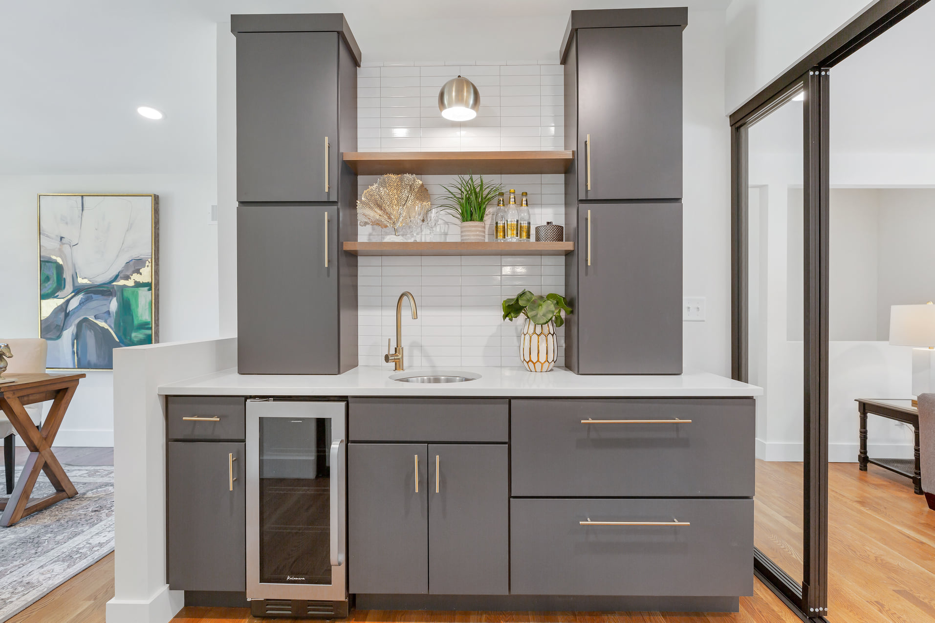 How to Match the Quartz Countertop to the Cabinet Color to Create Your Dream Kitchen?