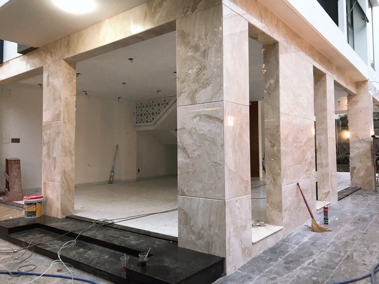 đá thạch anh nhân tạo không phù hợp cho ngoài trời