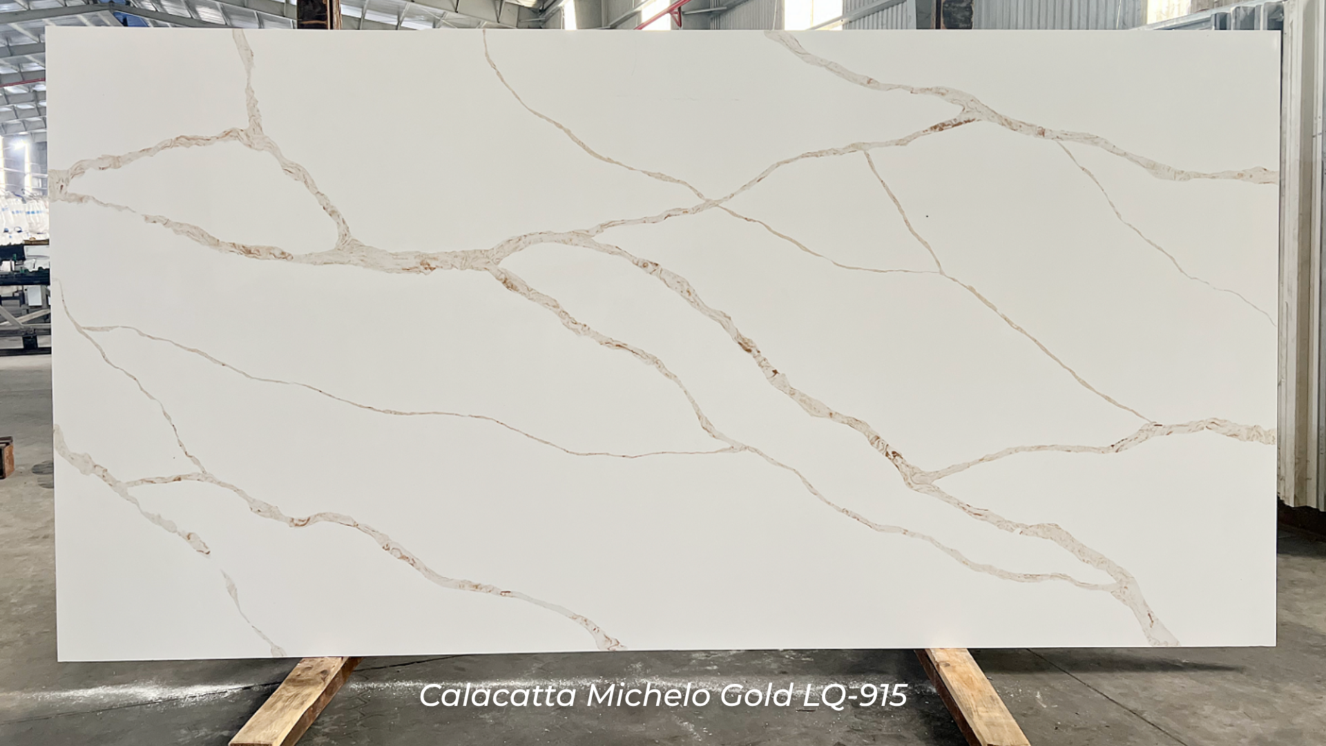 mẫu đá ốp cầu thang lux quartz calacatta-michelo-gold-lq-915